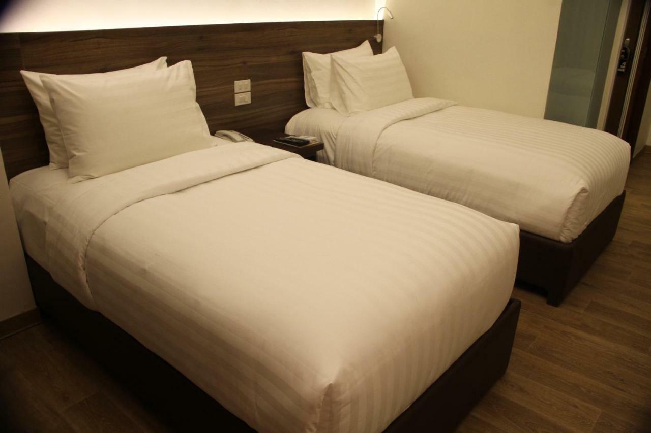 Hotel Marciano Каламба Екстериор снимка